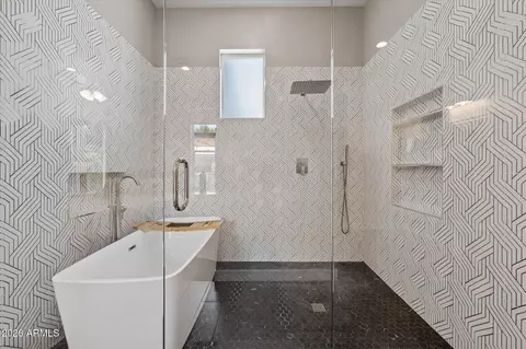 Bath - 3324 E Osborn Rd, Phoenix, AZ 85018 photo 2 of 6