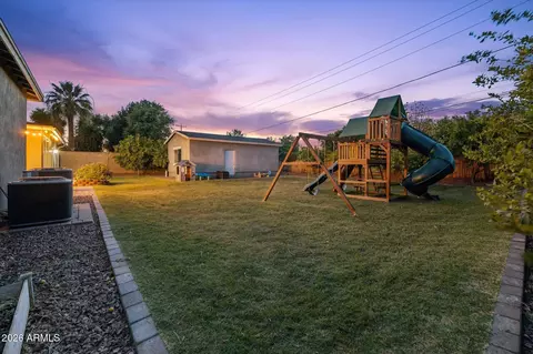 Exterior - 3324 E Osborn Rd, Phoenix, AZ 85018 photo 19 of 20