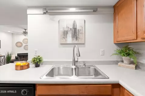 Kitchen - 1820 E Morten Ave #119, Phoenix, AZ 85020 photo 4 of 4