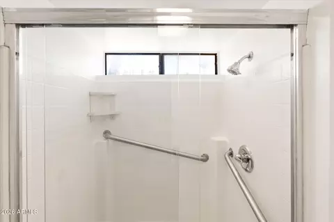Bath - 1820 E Morten Ave #119, Phoenix, AZ 85020 photo 2 of 5