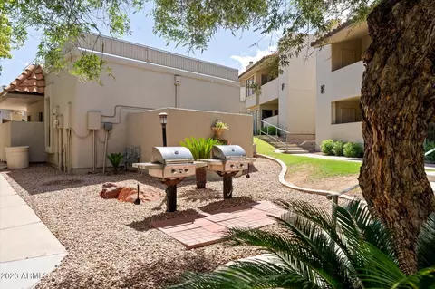 Exterior - 1820 E Morten Ave #119, Phoenix, AZ 85020 photo 11 of 15