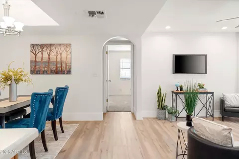 Entry Way - 1820 E Morten Ave #119, Phoenix, AZ 85020 photo 2 of 2