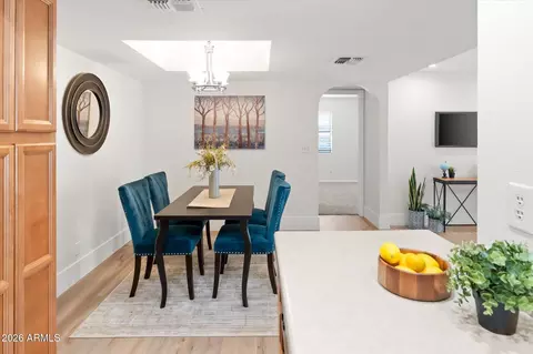Dining - 1820 E Morten Ave #119, Phoenix, AZ 85020 photo 3 of 3