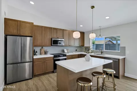 10901 W Sells Dr, Phoenix, AZ 85037