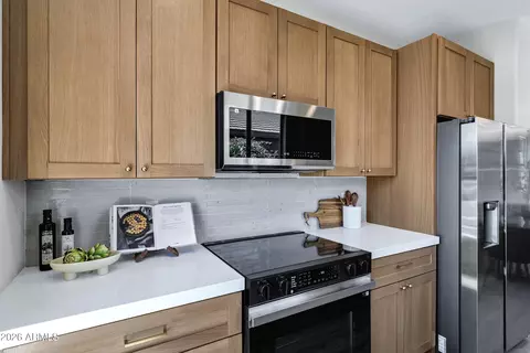 272 N Kimberlee Way, Chandler, AZ 85225