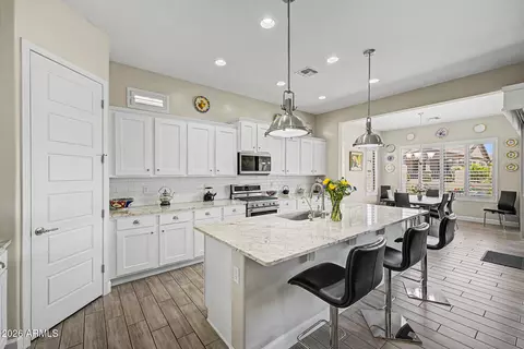 2103 N Red Clf, Mesa, AZ 85207