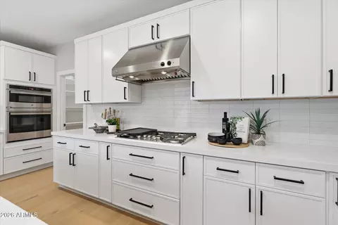 Kitchen - 3984 E Robin Ln, Phoenix, AZ 85050 photo 3 of 3