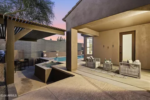 Exterior - 3984 E Robin Ln, Phoenix, AZ 85050 photo 3 of 11