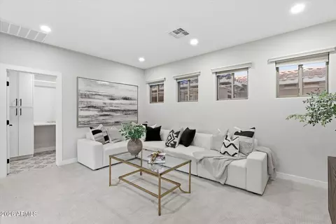 Living - 3984 E Robin Ln, Phoenix, AZ 85050 photo 3 of 3