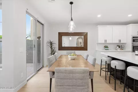 Dining - 3984 E Robin Ln, Phoenix, AZ 85050 photo 2 of 2