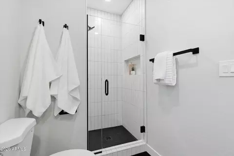 Bath - 3984 E Robin Ln, Phoenix, AZ 85050 photo 7 of 7