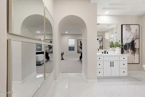 Entry Way - 3984 E Robin Ln, Phoenix, AZ 85050 photo 7 of 9