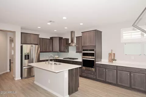 Kitchen - 3136 E Tina Dr, Phoenix, AZ 85050 photo 3 of 4