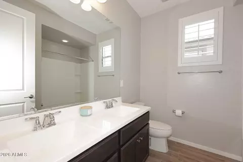 Bath - 3136 E Tina Dr, Phoenix, AZ 85050 photo 5 of 6