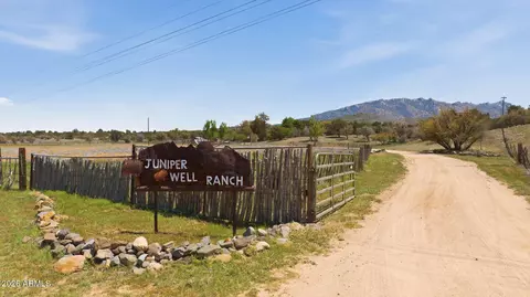 10262 W Tough Country Trl, Skull Valley, AZ 86338
