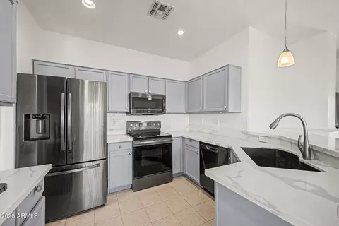 Kitchen - 3742 E Sandy Way, Gilbert, AZ 85297 photo 4 of 6
