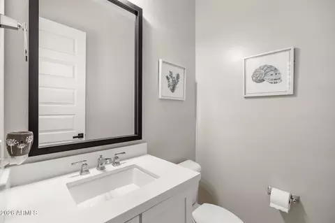Bath - 1823 E Watford Ct, Gilbert, AZ 85298 photo 2 of 7