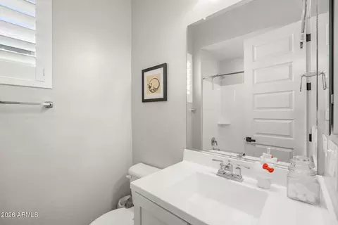 Bath - 1823 E Watford Ct, Gilbert, AZ 85298 photo 3 of 7