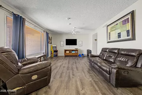 Living - 2661 E Brown St, Phoenix, AZ 85028 photo 1 of 3