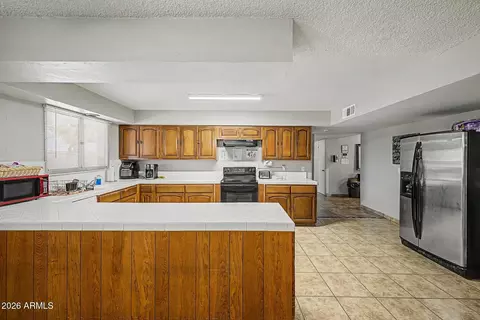 Kitchen - 2661 E Brown St, Phoenix, AZ 85028 photo 3 of 3