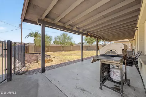 Exterior - 2661 E Brown St, Phoenix, AZ 85028 photo 5 of 12