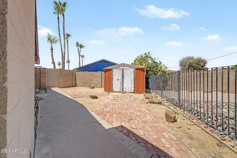 Exterior - 2661 E Brown St, Phoenix, AZ 85028 photo 6 of 12