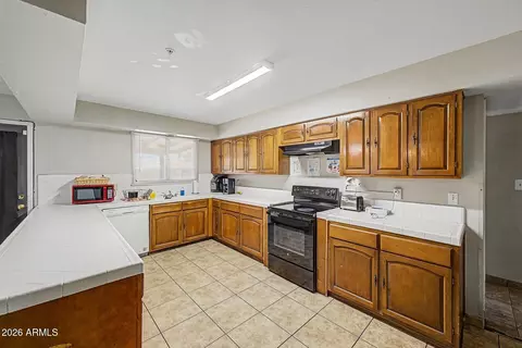 Kitchen - 2661 E Brown St, Phoenix, AZ 85028 photo 1 of 3