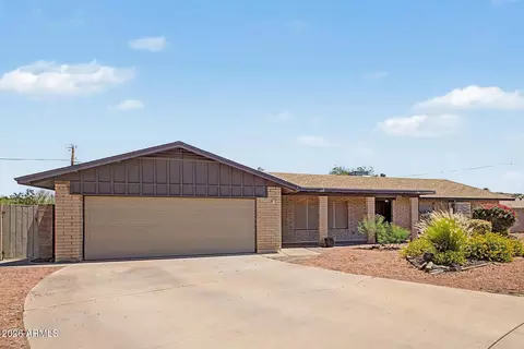 Exterior - 2661 E Brown St, Phoenix, AZ 85028 photo 4 of 12