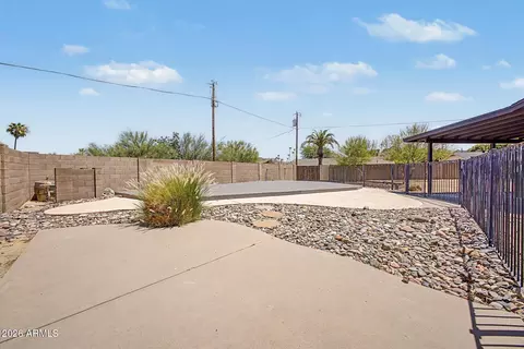 Exterior - 2661 E Brown St, Phoenix, AZ 85028 photo 7 of 12