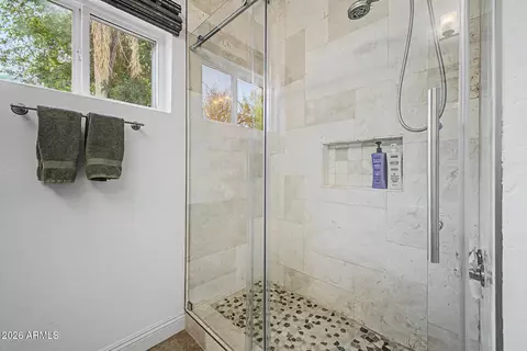 Bath - 4035 E Glencove St, Mesa, AZ 85205 photo 6 of 6
