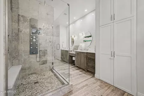 Bath - 4035 E Glencove St, Mesa, AZ 85205 photo 3 of 6