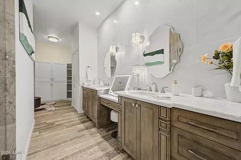 Bath - 4035 E Glencove St, Mesa, AZ 85205 photo 4 of 6