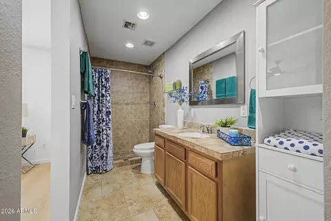 Bath - 4035 E Joan De Arc Ave, Phoenix, AZ 85032 photo 1 of 2