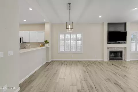 Living - 4330 N 32nd Pl, Phoenix, AZ 85018 photo 1 of 4