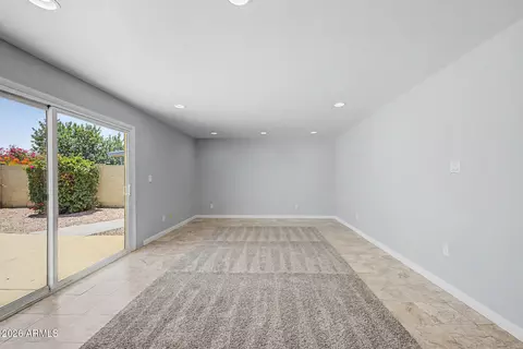 Living - 4305 Equestrian Trl, Phoenix, AZ 85044 photo 4 of 10