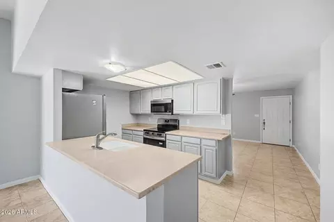 Kitchen - 4305 Equestrian Trl, Phoenix, AZ 85044 photo 1 of 2