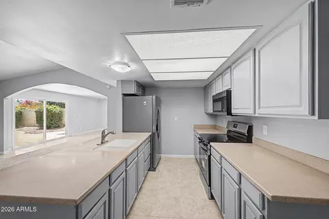 Kitchen - 4305 Equestrian Trl, Phoenix, AZ 85044 photo 2 of 2