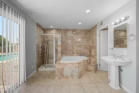 Bath - 4305 Equestrian Trl, Phoenix, AZ 85044 photo 1 of 1