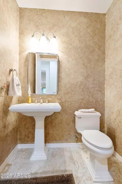 Bath - 4239 E Ficus Way, Gilbert, AZ 85298 photo 6 of 8