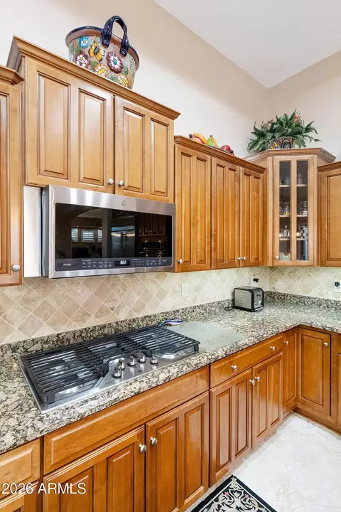 Kitchen - 4239 E Ficus Way, Gilbert, AZ 85298 photo 6 of 8