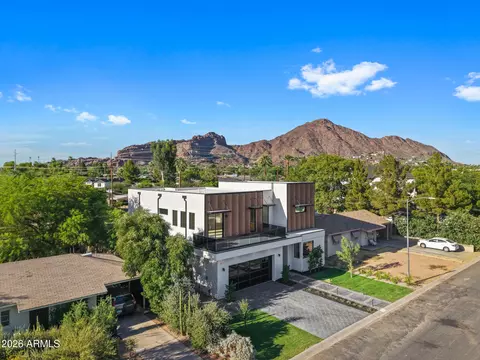 View/Area - 4422 E Roma Ave, Phoenix, AZ 85018 photo 2 of 14