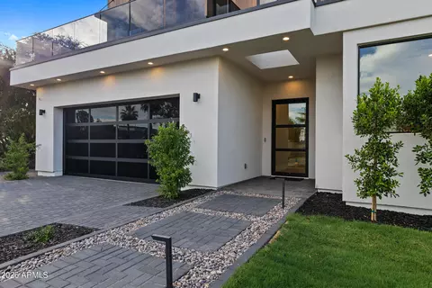 Exterior - 4422 E Roma Ave, Phoenix, AZ 85018 photo 5 of 12