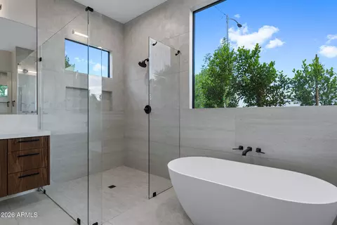 Bath - 4422 E Roma Ave, Phoenix, AZ 85018 photo 3 of 10