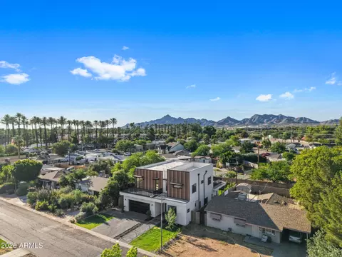 View/Area - 4422 E Roma Ave, Phoenix, AZ 85018 photo 3 of 14