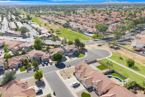 View/Area - 338 N Cobblestone St, Gilbert, AZ 85234 photo 1 of 17