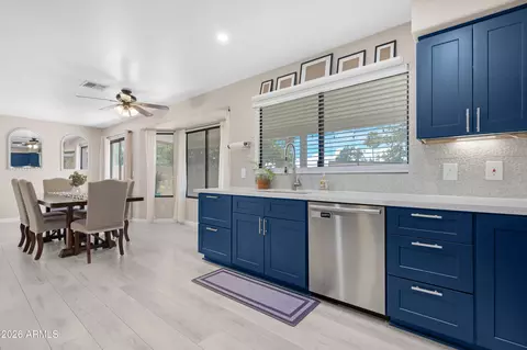 Kitchen - 338 N Cobblestone St, Gilbert, AZ 85234 photo 4 of 5