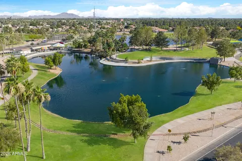 View/Area - 338 N Cobblestone St, Gilbert, AZ 85234 photo 14 of 17