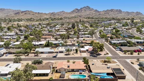 View/Area - 2914 E Beryl Ave, Phoenix, AZ 85028 photo 4 of 8