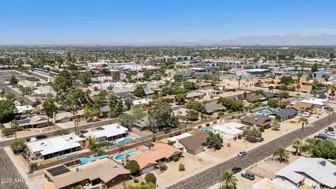 View/Area - 2914 E Beryl Ave, Phoenix, AZ 85028 photo 7 of 8