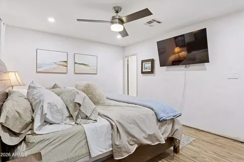 Bedroom - 2914 E Beryl Ave, Phoenix, AZ 85028 photo 2 of 5